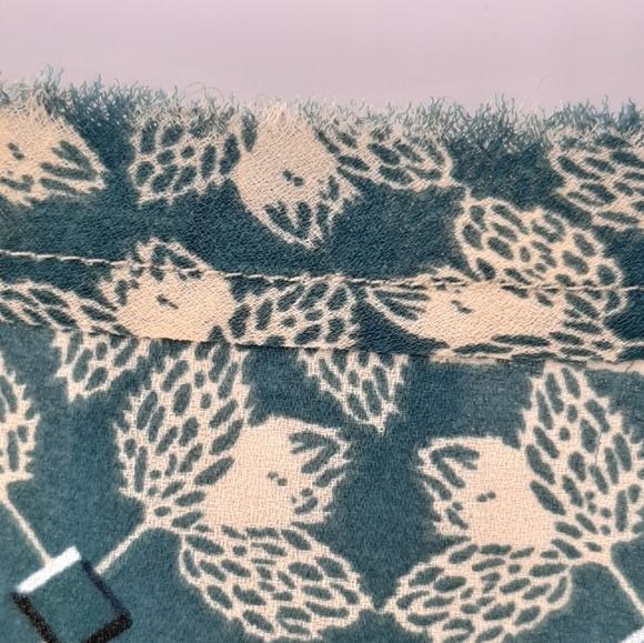 CAbi Jade leaf print top small 3069 - Picture 6 of 8